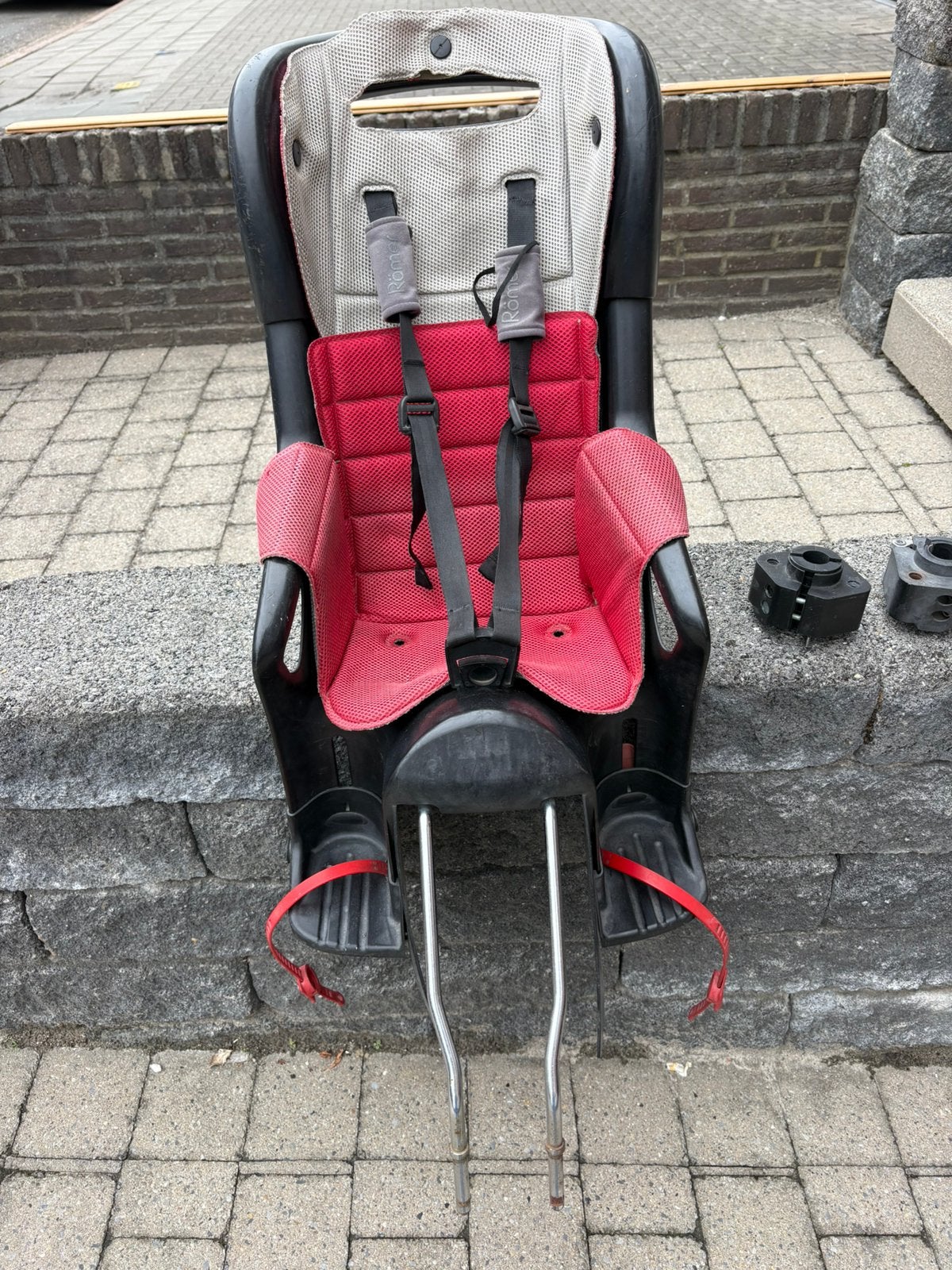 Fietstoeltje Römer met 2 bevestigingen, Enlèvement, Utilisé, Siège arrière, Repose-pieds