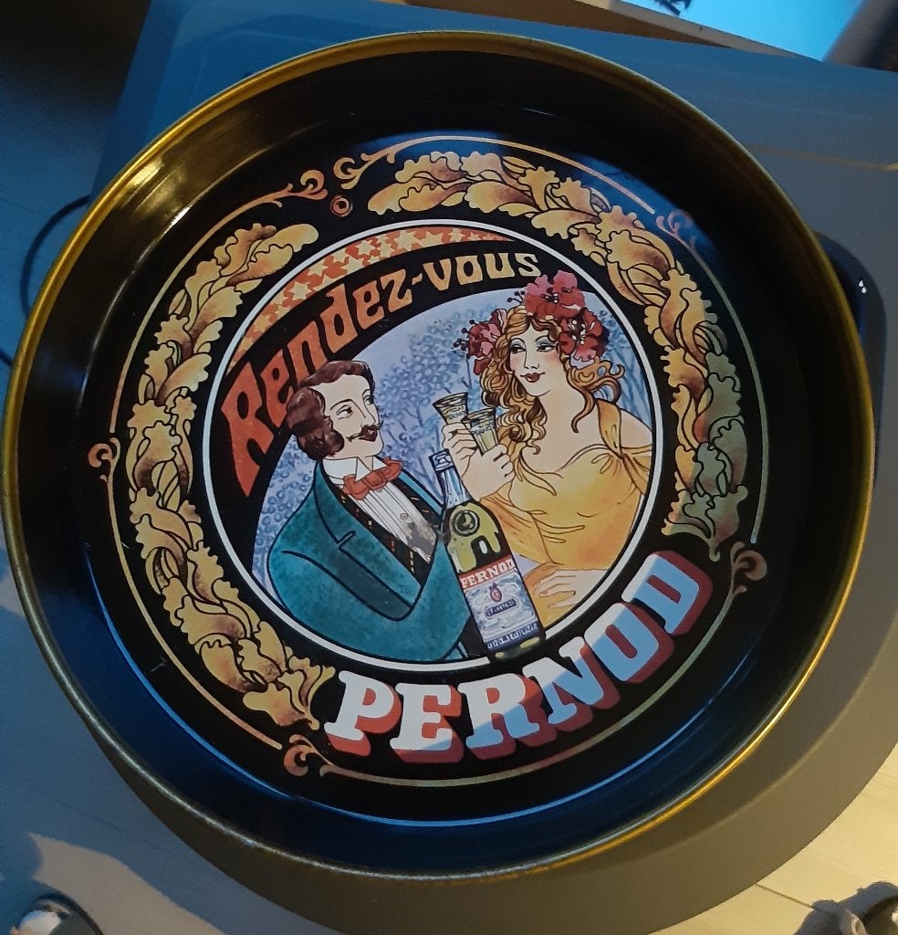 Dienblad Pernod, Ophalen
