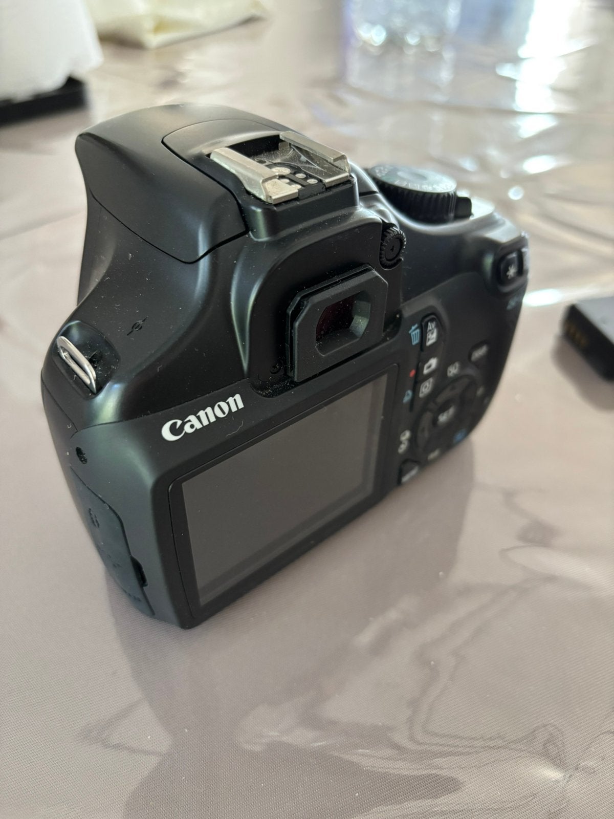 Canon eos 1100D body, TV, Hi-fi & Vidéo, Caméscopes numériques, Enlèvement ou Envoi, Utilisé, Caméra, Canon