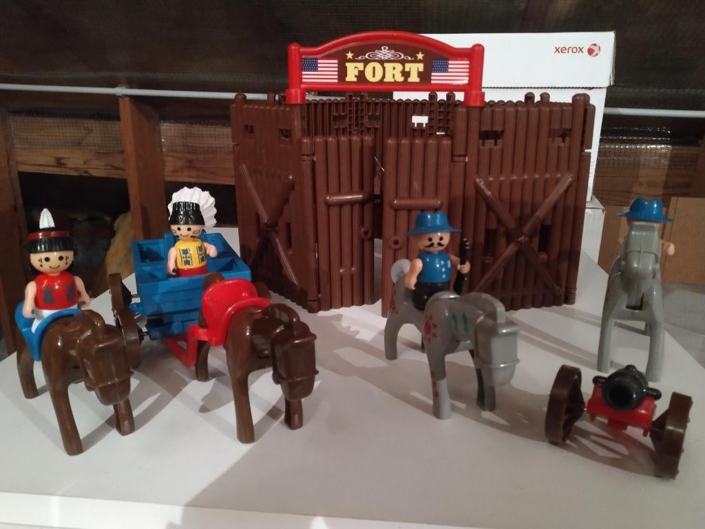 fort met cowboy en indianen, Ophalen, Zo goed als nieuw, Complete set