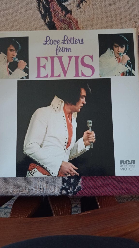 Elvis lp, Love letters from Elvis, Duitse of Engelse persing, LP, Gebruikt, Ophalen of Verzenden, Beschermende buitenhoes