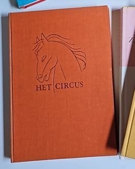 Vinted Artis - Historia boeken uitgaven tussen 1944 en 1968, Ophalen