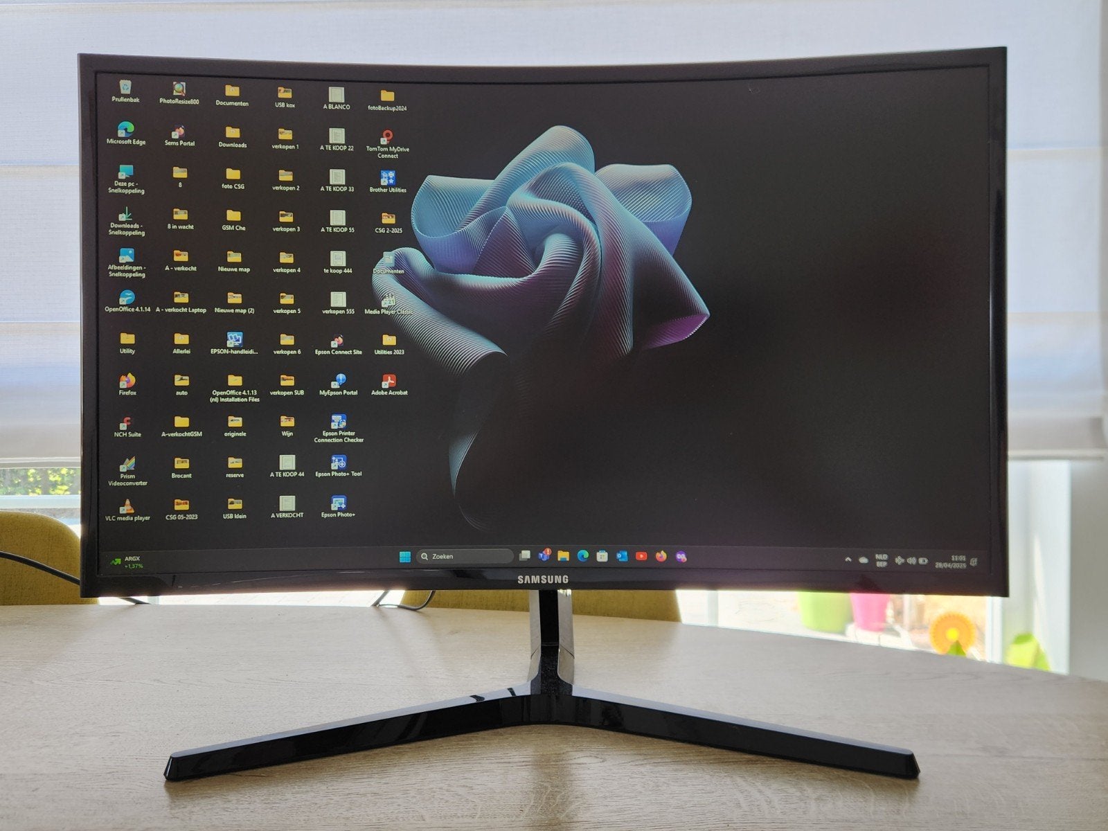 Curved 27inch Samsung monitor, Ophalen, HDMI, LED