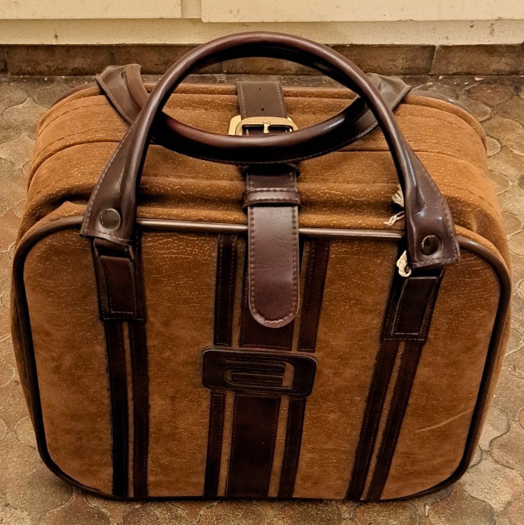 Bruin valiesje daim / suède vintage, Ophalen