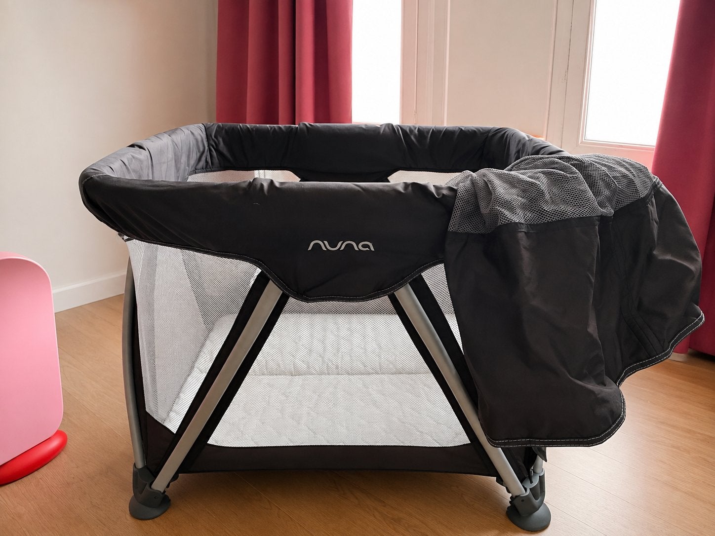 Nuna camping/reisbed, Kinderen en Baby's, Babywiegjes en Ledikanten, Ophalen, Gebruikt, Reisbedje