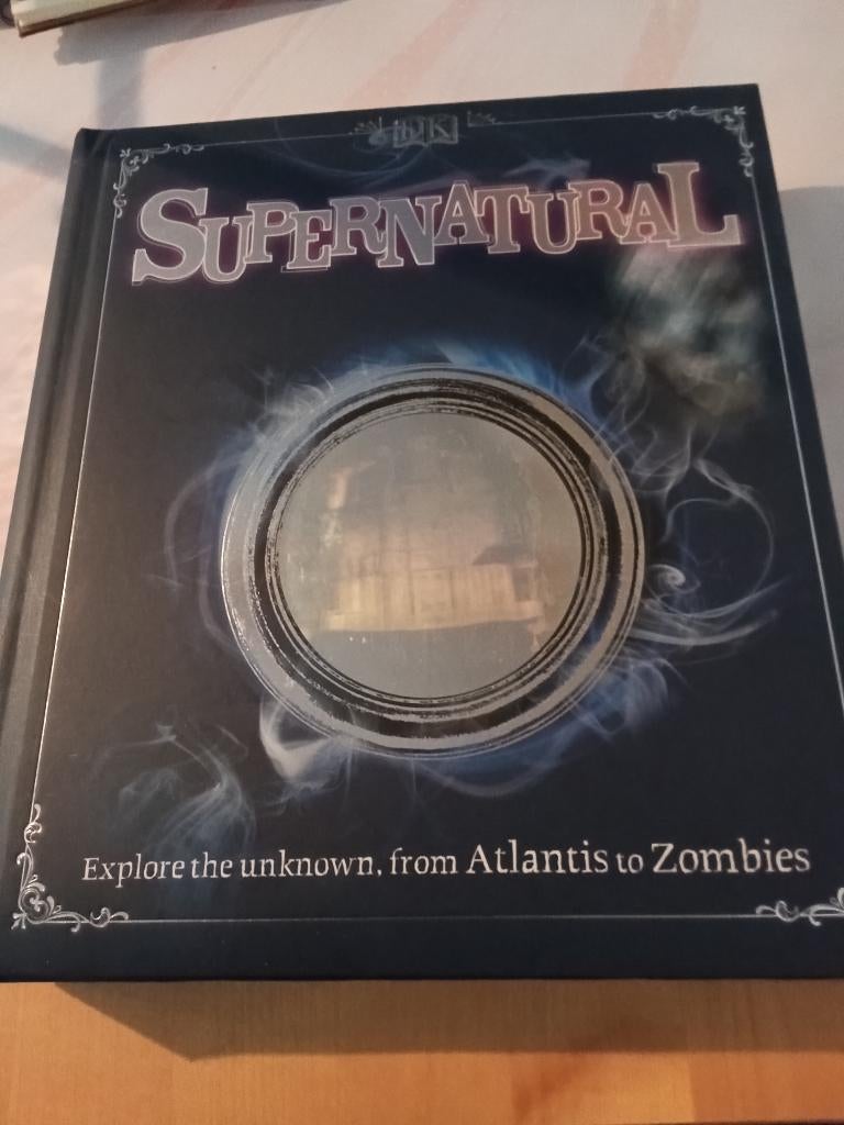 Supernatural explore the unknown, Boeken, Ophalen, Zo goed als nieuw, Andrea mills