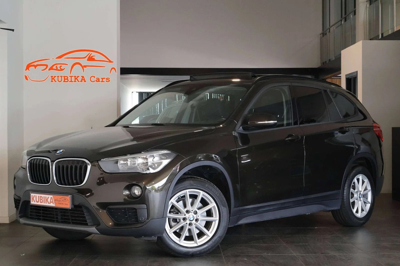 BMW X1 X1 2.0 dAS sDrive18 Pano TrekH Keyless Garantie*, Auto's, BMW, Elektrische ramen, 4 cilinders, Bruin, 136 pk