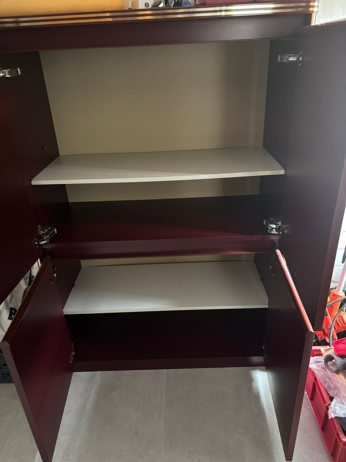 Armoire laquée bordeaux avec bordure dorée, Avec porte(s), Enlèvement, Utilisé, 50 à 100 cm
