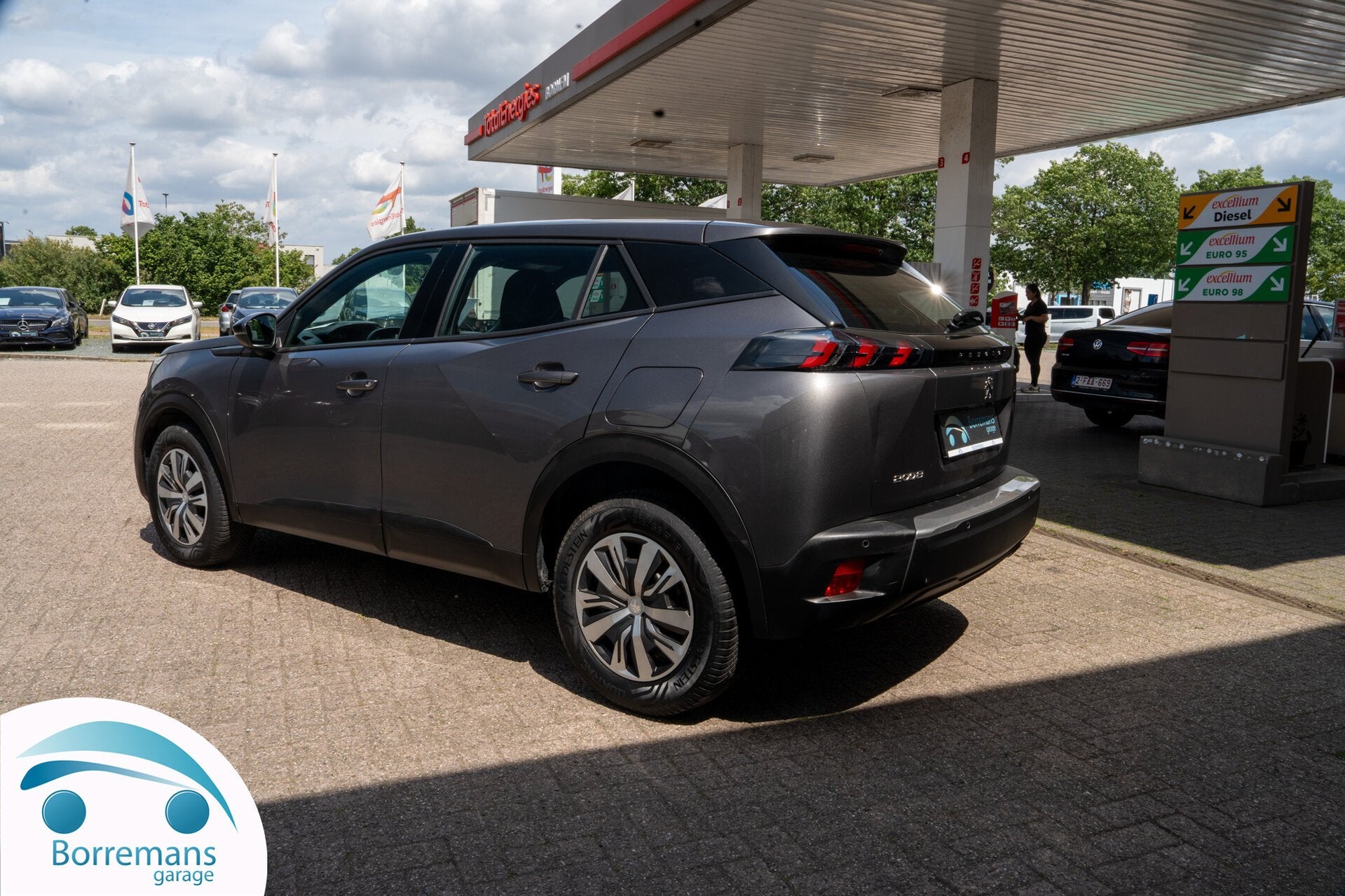 Peugeot 2008 Active Pack | CarPlay | Navi | Parkeersensoren, Auto's, Peugeot, 0 kg, 0 cilinders, 1199 cc, Bedrijf