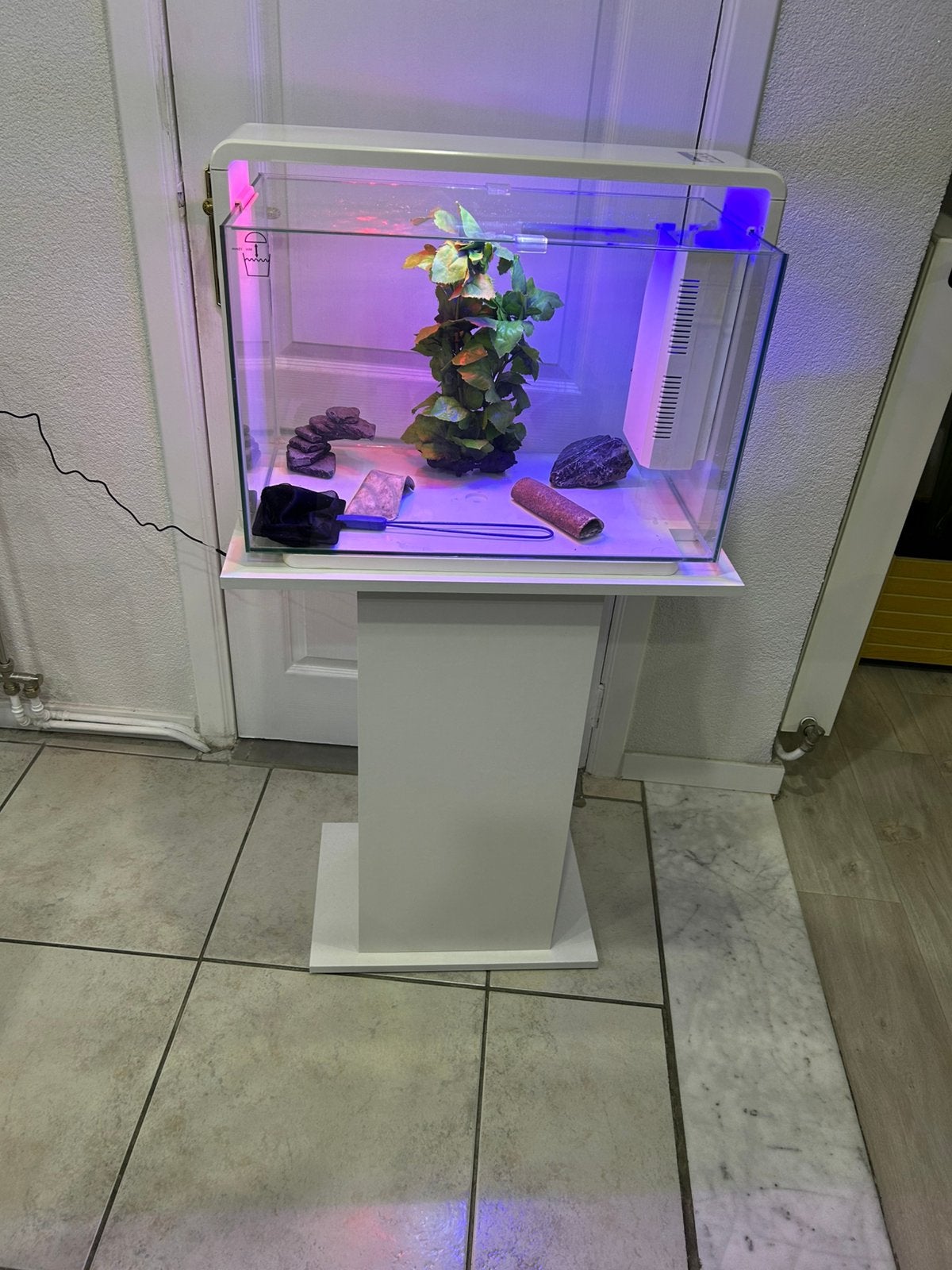 2x aquarium met kast, Dieren en Toebehoren, Ophalen, Zo goed als nieuw, Decoratie, Juwel
