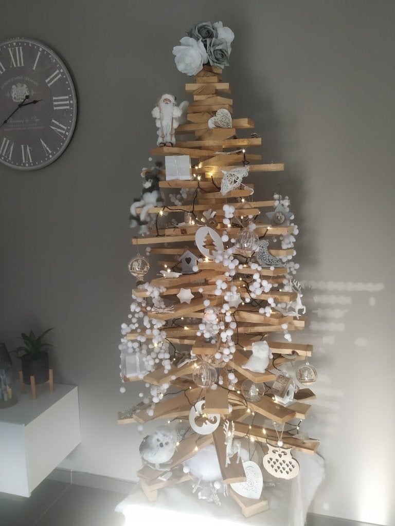 Houten kerstboom 150cm (incl. versiering), Diversen, Ophalen, Zo goed als nieuw