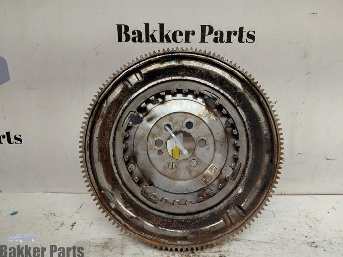 Volant moteur d'un Skoda Fabia, -, -, 3 mois de garantie, Utilisé