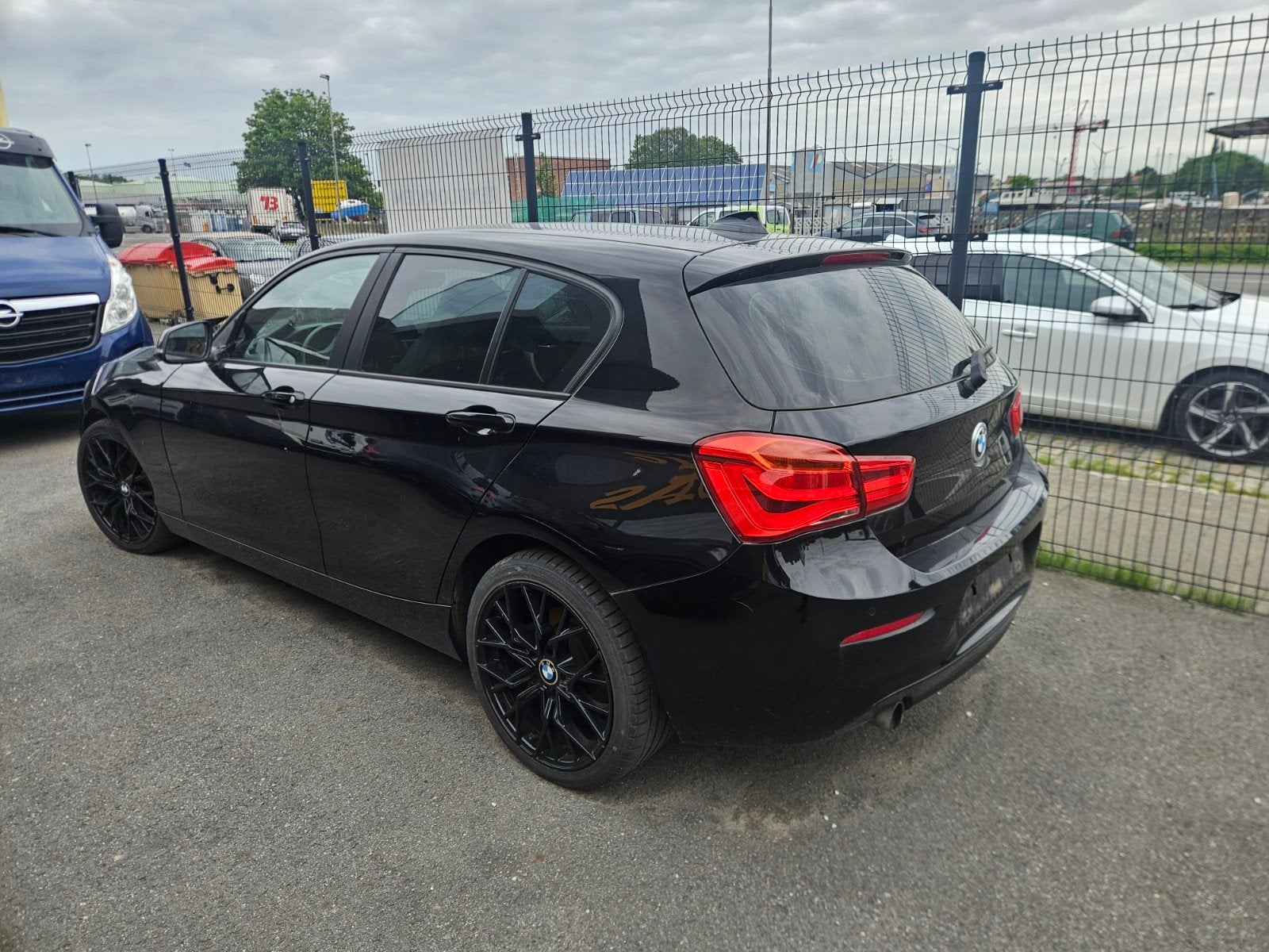 Bmw 116 i jaar 20, Lederen bekleding, 4 cilinders, Zwart, Particulier