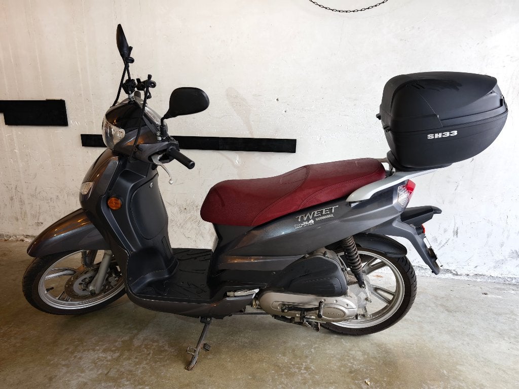 Peugeot Tweet 50cc – slechts 3.430 km – met topkoffer, Motoren, Particulier, Scooter, 11 kW of minder