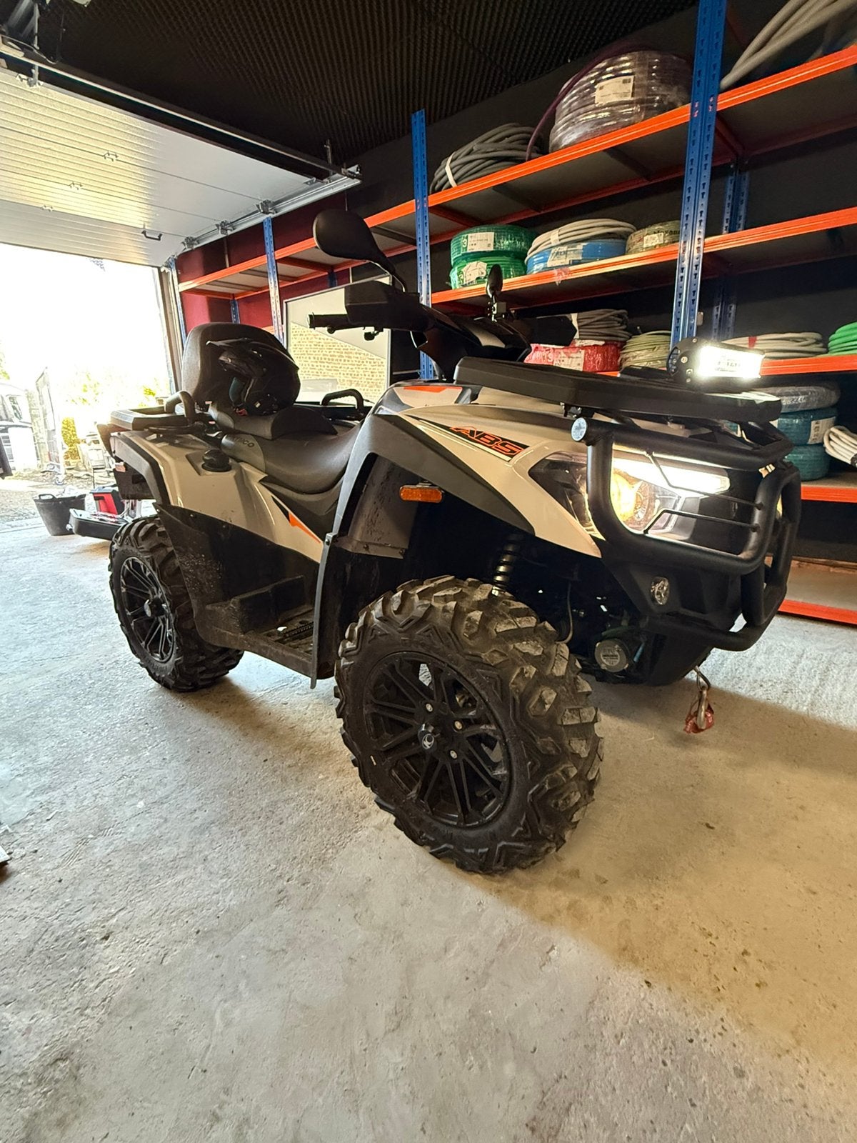 Kymco MXU700, Motos