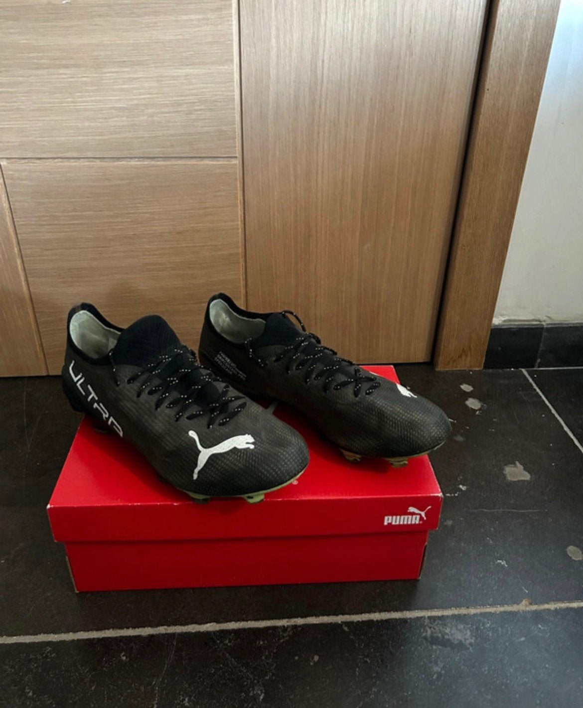 Puma voetbalschoenen, Sport en Fitness, Voetbal, Ophalen of Verzenden, Zo goed als nieuw, Schoenen