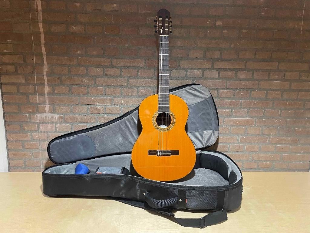 Dieter Hopf Grandioso — Klassieke Gitaar met gigbag, Musique & Instruments, Instruments à corde | Guitares | Acoustiques, Utilisé