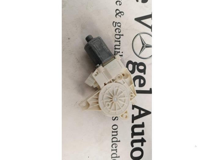 Moteur de vitre portière d'un Mercedes Vito, 3 mois de garantie, Utilisé, -, -