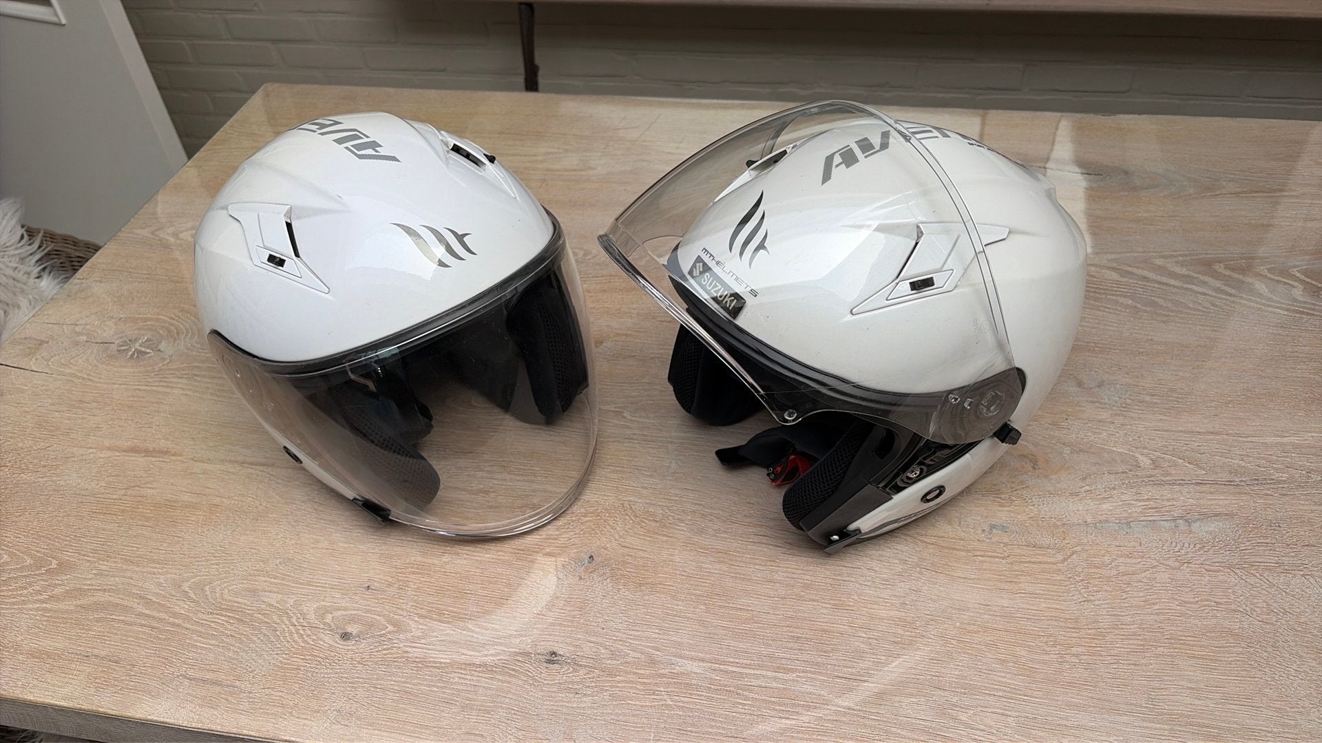 Avenue motorhelmen, Fietsen en Brommers, Ophalen, Zo goed als nieuw