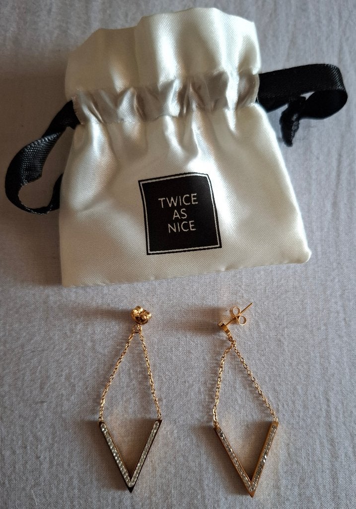 Deux fois plus belles boucles d'oreilles en V en or, Bijoux, Sacs & Beauté, Or, Comme neuf, Enlèvement, Avec strass