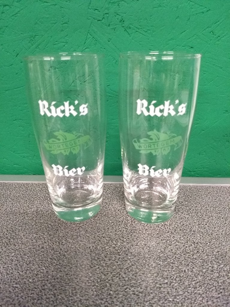 Rick's Bier - 2 gelijke glazen - Wortegem, Ophalen of Verzenden, Nieuw, Glas of Glazen, Overige merken