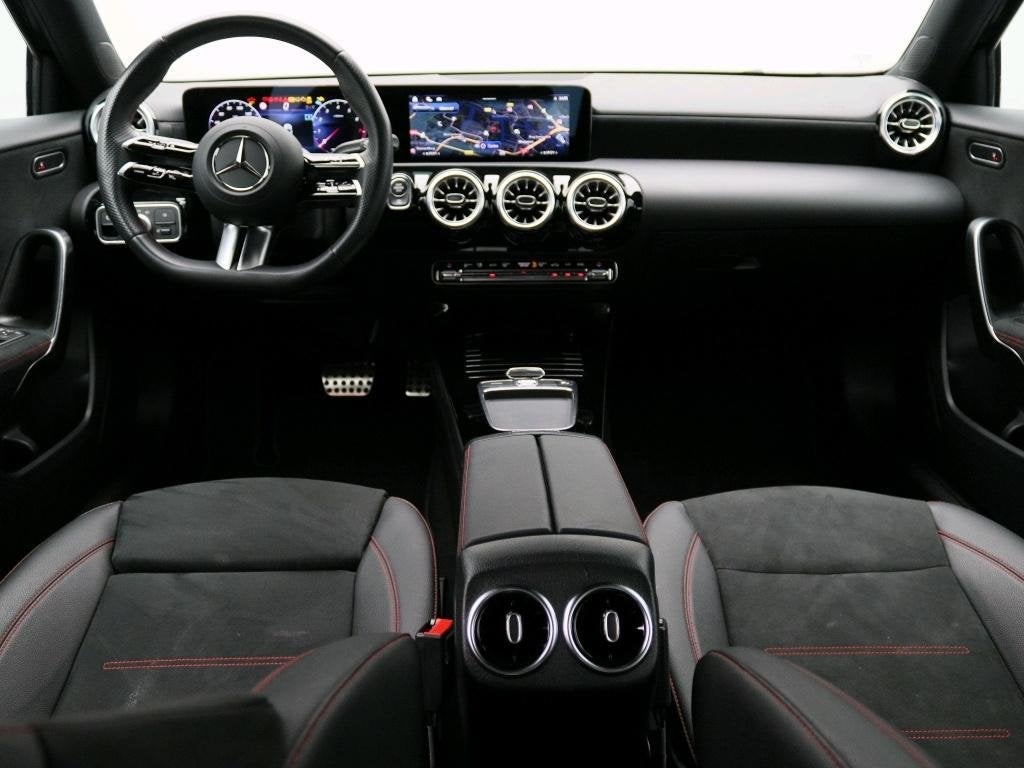 Mercedes-Benz A-Klasse 180 Star Edition + AMG LINE + CARPLAY, Auto's, Mercedes-Benz, https://public.car-pass.be/vhr/187bcf19-4fd1-465b-8a50-57b1cc47f443