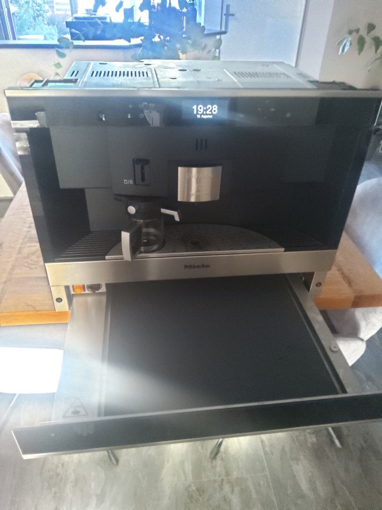 Mooie Miele CVA6431 Nespresso koffiemachine met warmhoudlade, Elektronische apparatuur, Koffiemachine-accessoires, Ophalen, Zo goed als nieuw