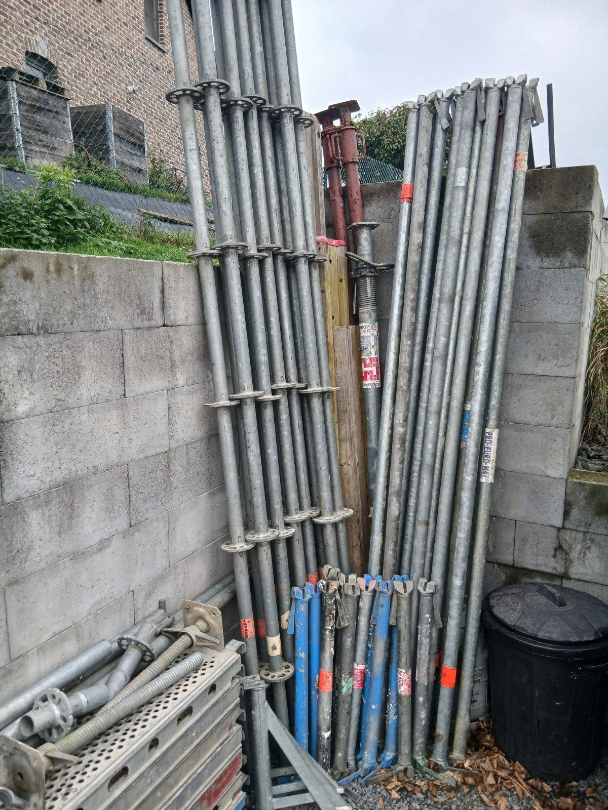 échafaudage LAYHER ALLROUND multidirectionnels à rosaces ., Bricolage & Construction, Enlèvement