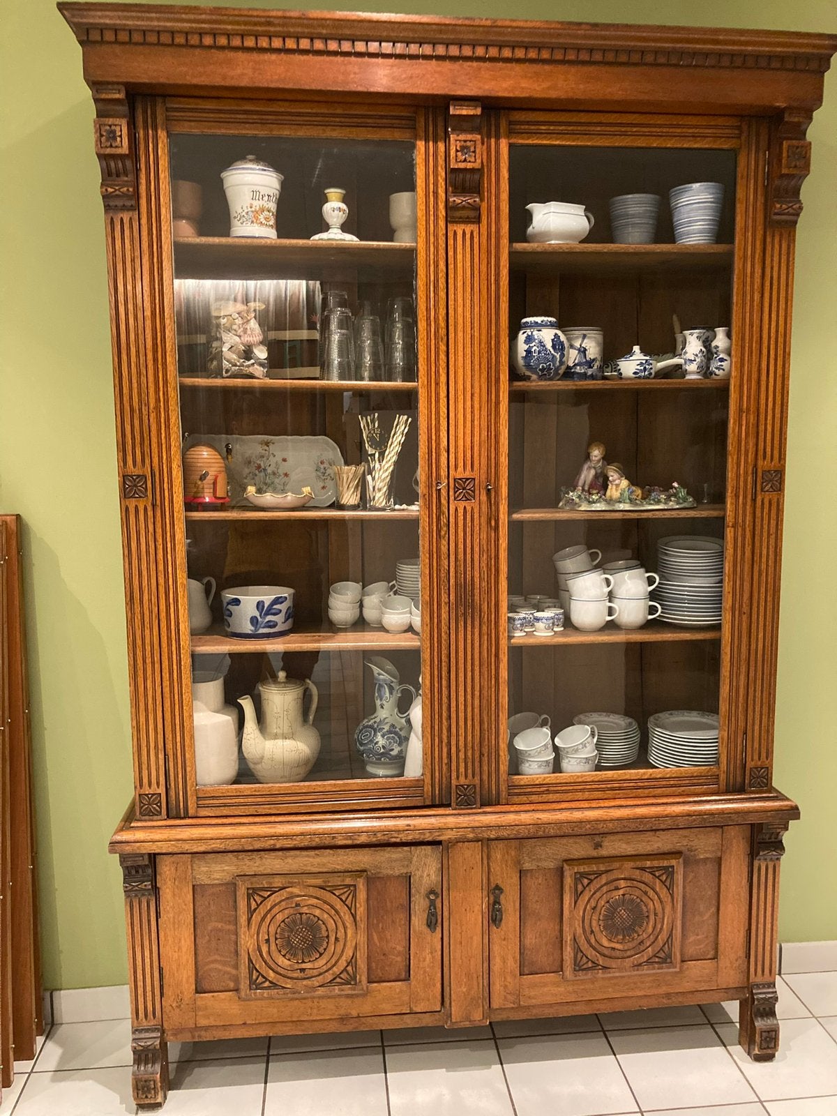 Prachtige Engelse antieke vitrine boeken- of decoratie kast, Antiek en Kunst, Ophalen