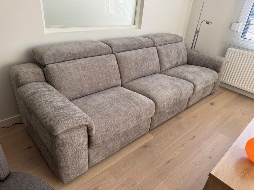 Nieuwe T&T design ‘Gloria’ elektrische relax, Maison & Meubles, Canapés | Salons, Comme neuf, Banc droit, Quatre personnes ou plus