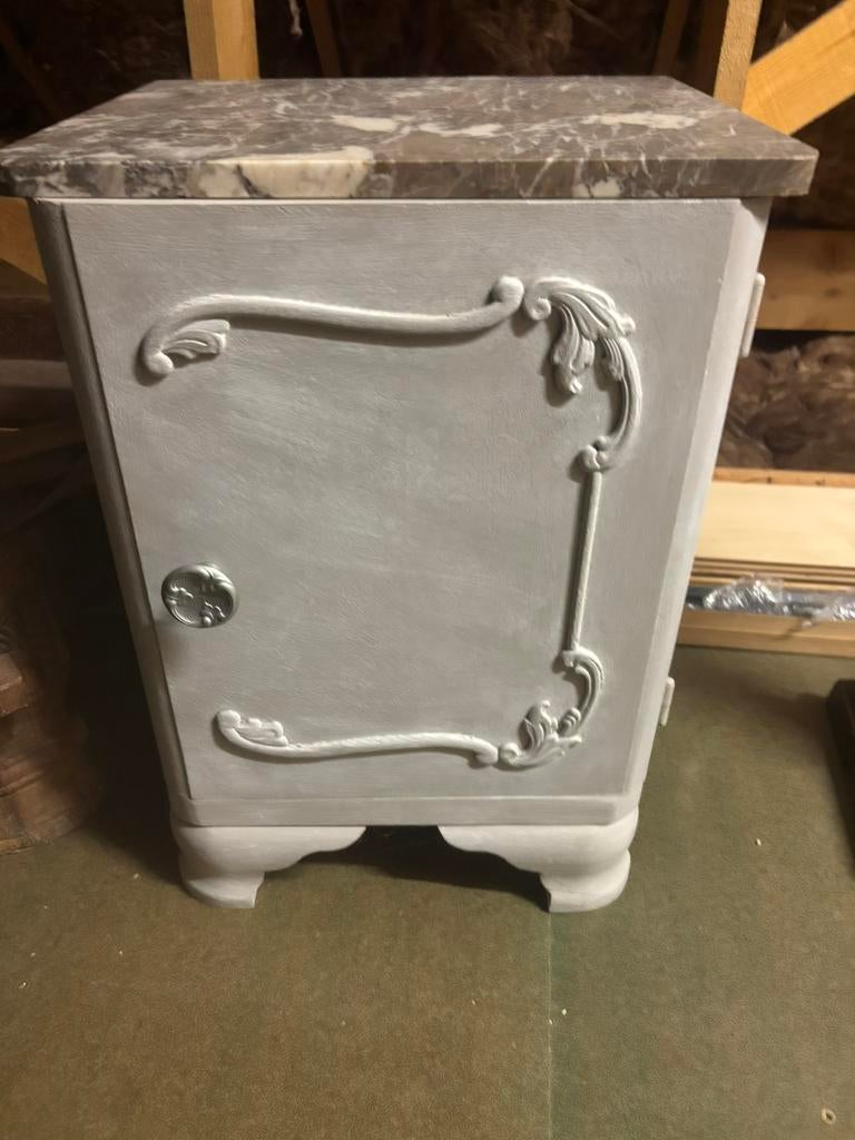 Oud bijmeubilair, Ophalen, Gebruikt, 55 tot 70 cm