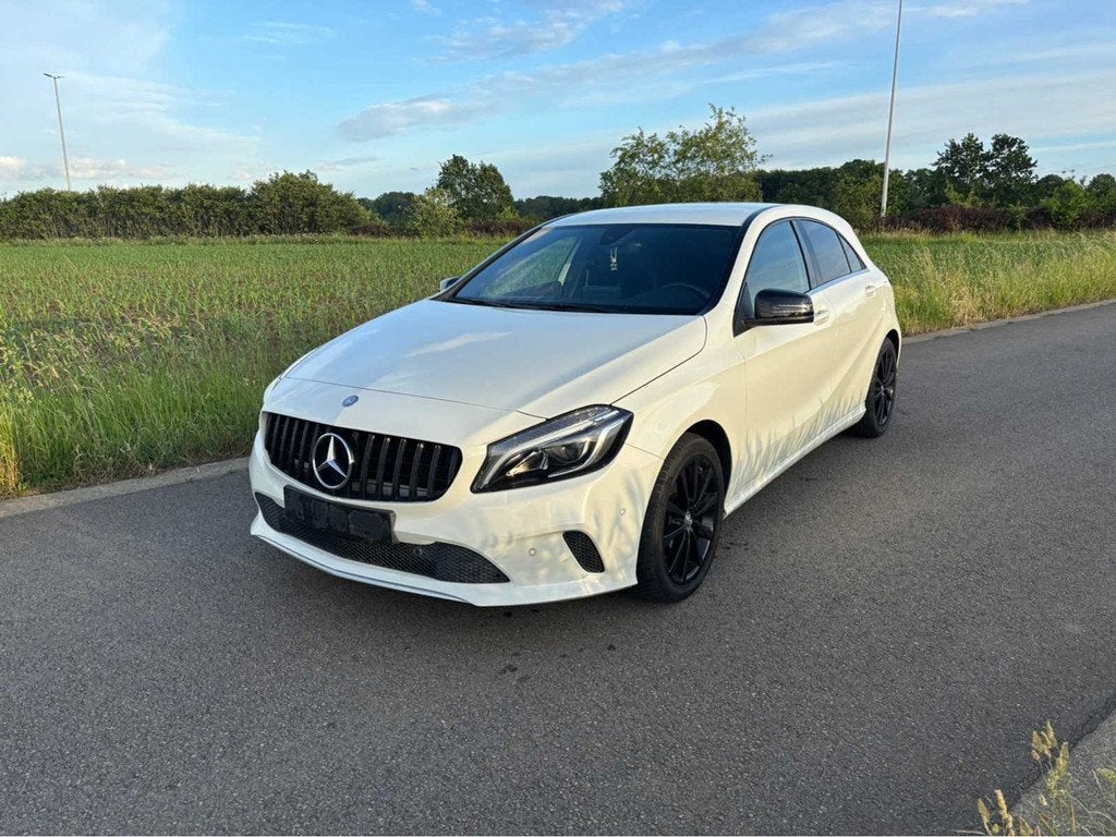 Voiture de passagers Mercedes-Benz A180 AMG Line, Autos, Mercedes-Benz, Classe A, Achat, Euro 6, Entreprise