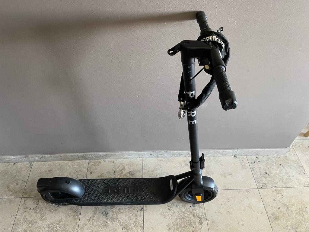 Step PURE, Fietsen en Brommers, Steps, Ophalen, Zo goed als nieuw, Elektrische step (E-scooter), Pure