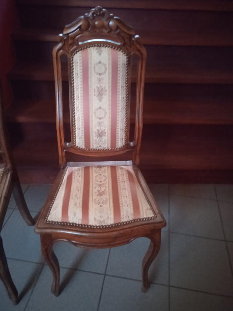 Antieke stoelen, Ophalen