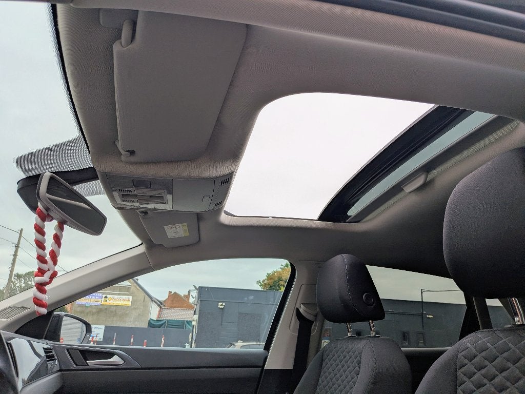 Polo IQ Drive Comfortline 1.0 95CH-Toit pano & se gare seule, Autos, Achat, Euro 6, Boîte manuelle, Noir