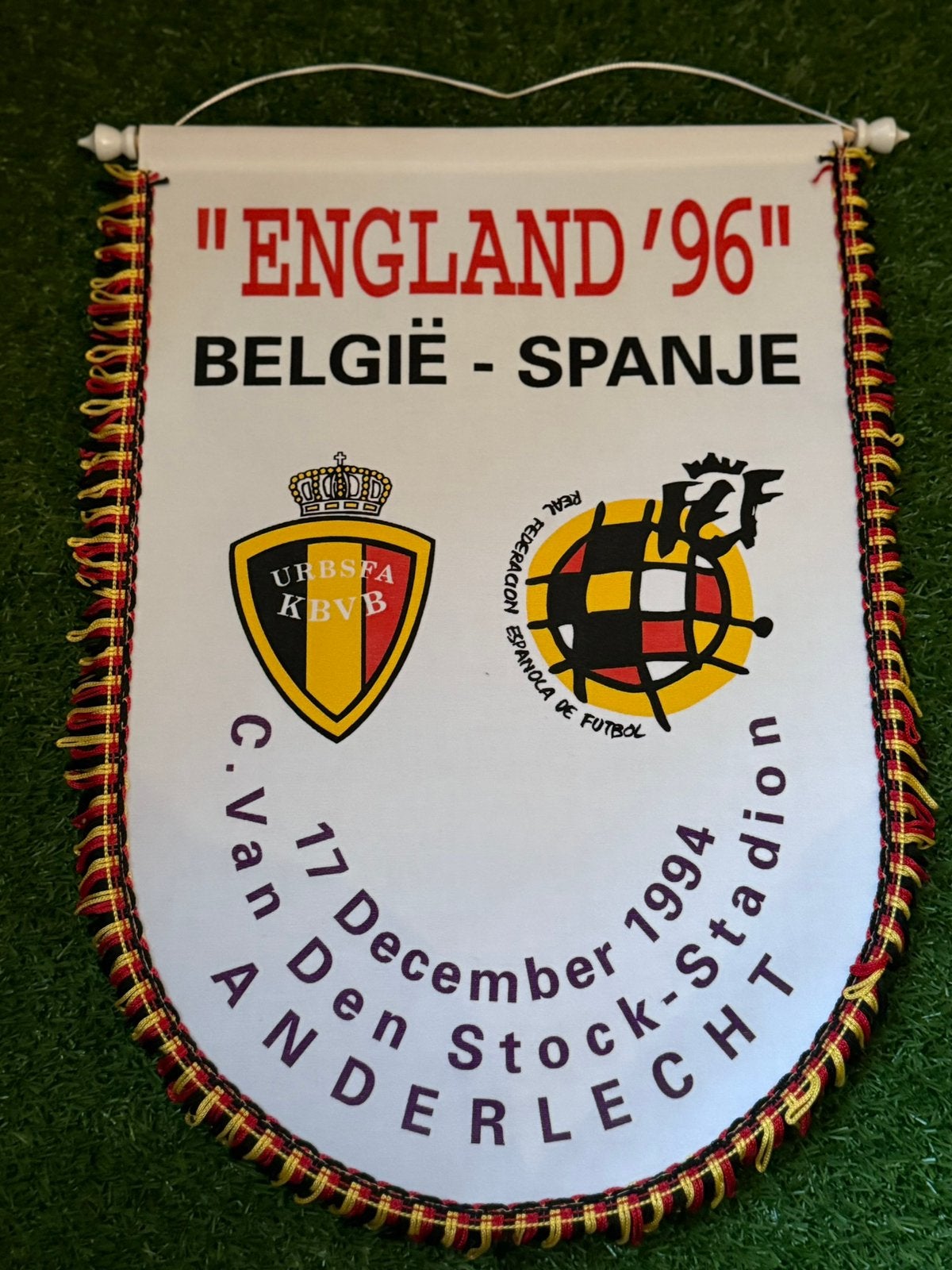 4 wimpels rode duivels, Verzamelen, Sportartikelen en Voetbal, Ophalen of Verzenden, Gebruikt, Vaantje of Sjaal