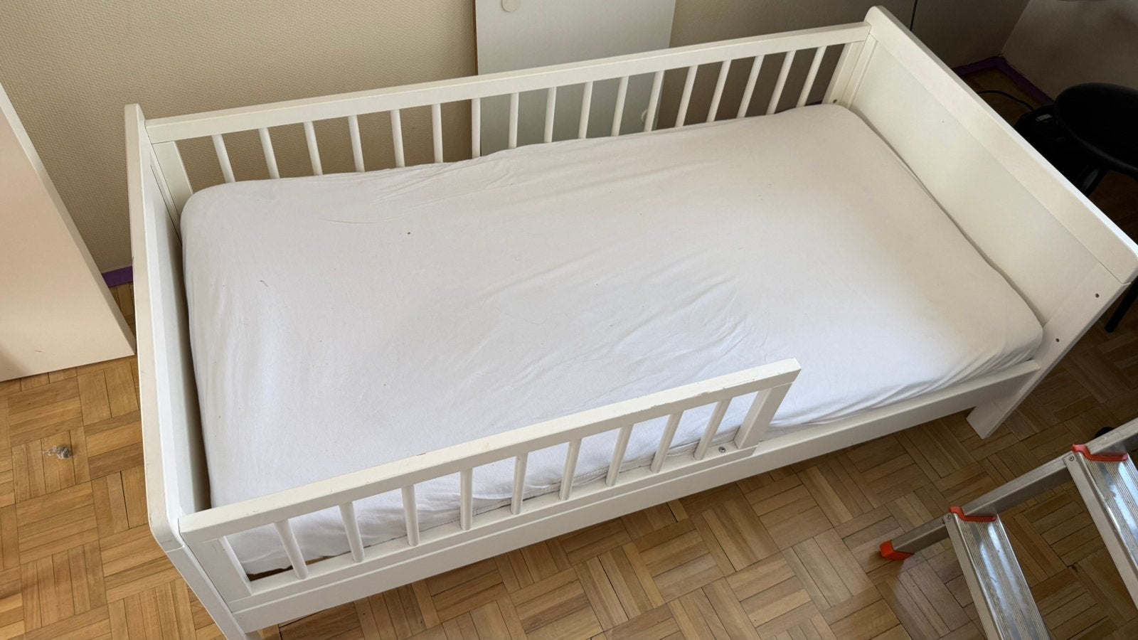 Lit pour tout-petit, Enlèvement, Comme neuf, Matelas