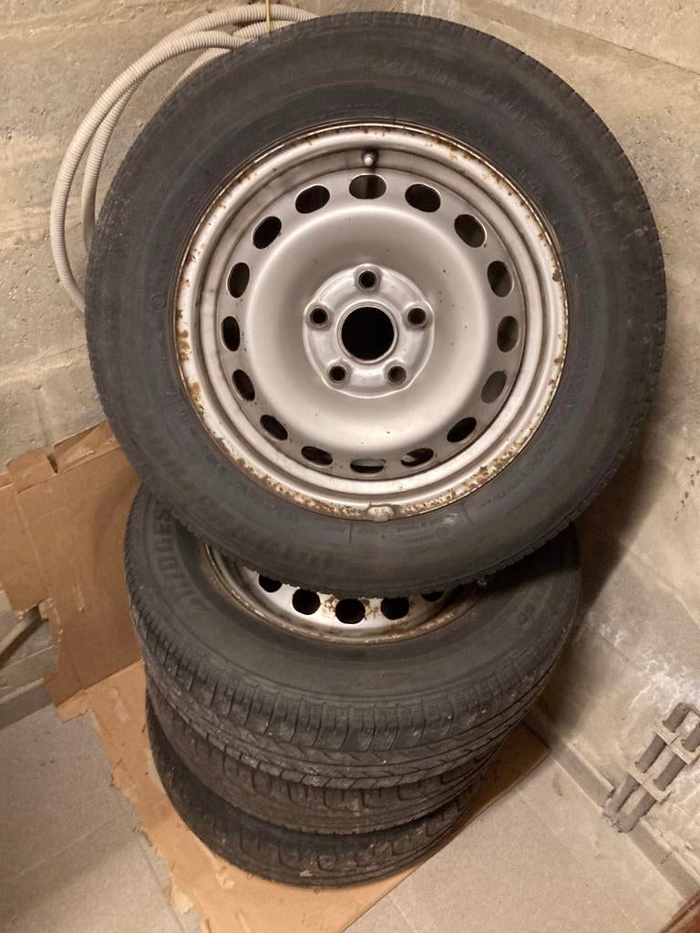 Stalen velgen vw caddy met zomerbanden, Ophalen, Zomerbanden, Band(en)