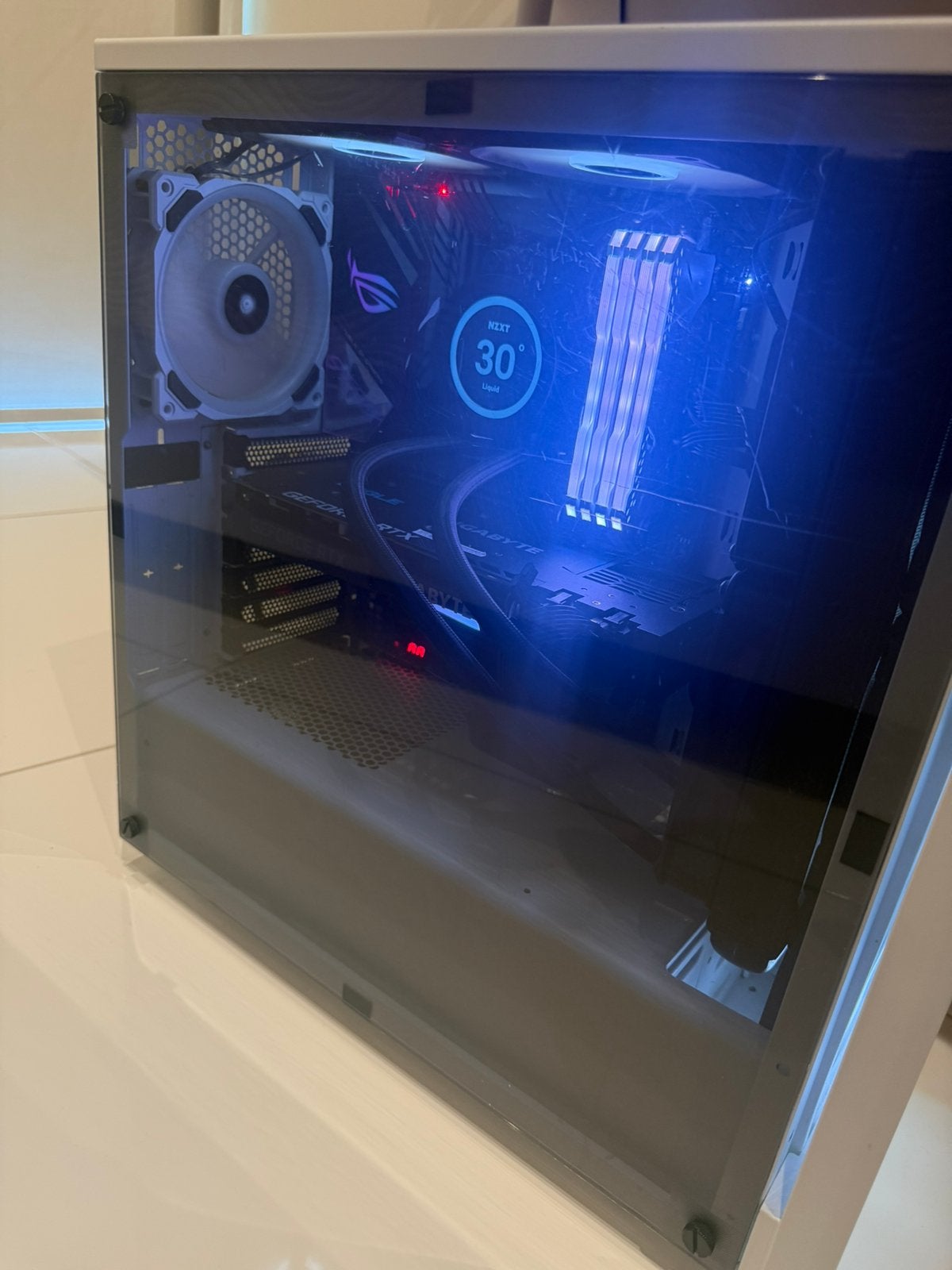 Sterke witte Gaming PC tekoop - rtx3070 2tb ssd amd ryzen 7, Enlèvement, Comme neuf, Gaming, HDD