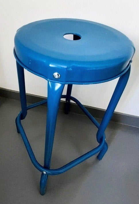 IKEA RÅSKOG barkruk blauw 63cm – Zeldzaam / Nieuwstaat!, Huis en Inrichting, Ophalen, 60 tot 90 cm, Nieuw, 1 kruk