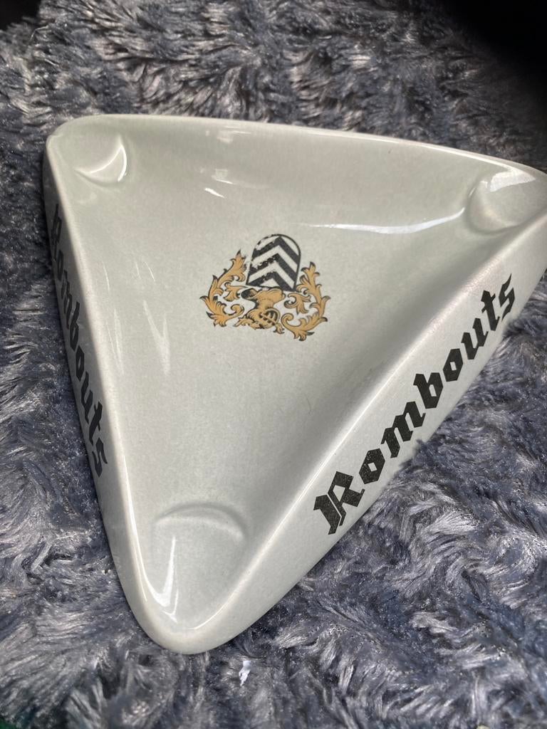 Cendrier Rombouts Boch, Enlèvement