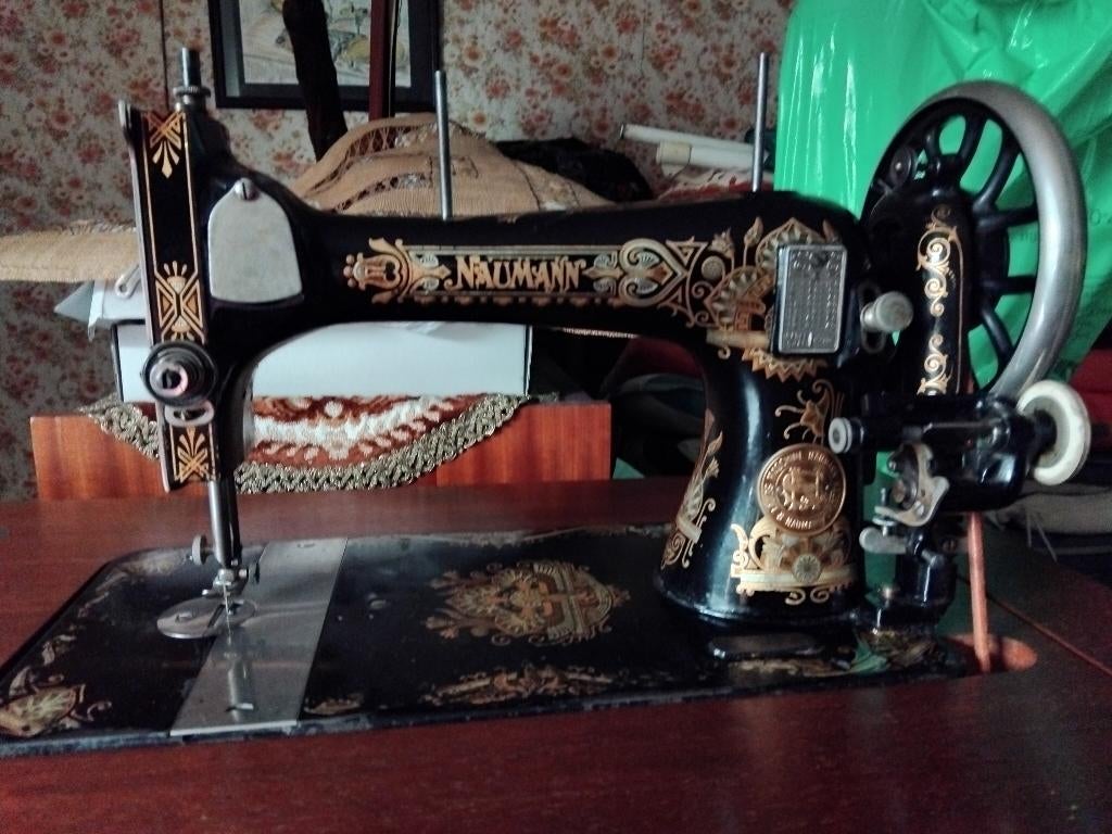 ancienne machine à coudre NAUMANN, Enlèvement