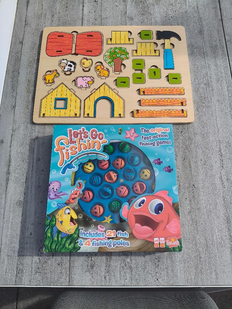 Jeu de pêche Goliath Let's Go + ferme en bois complète, Trois ou quatre joueurs, Enlèvement ou Envoi, Comme neuf, Goliath