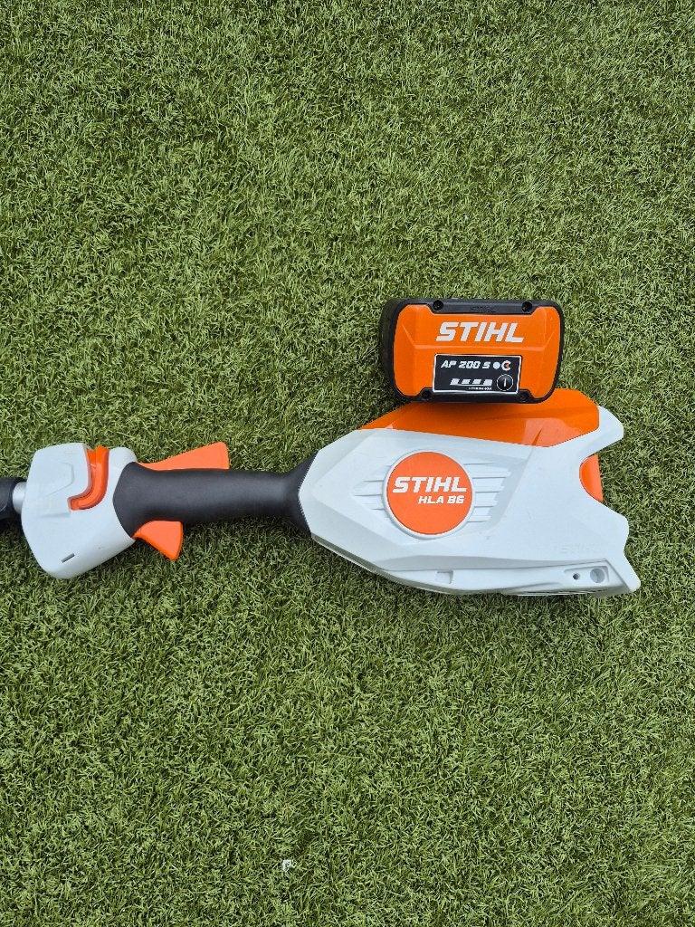 Taille-haie perche professionnel STIHL HLA 86 — AP System, Jardin & Terrasse, Taille-haies, Enlèvement, Comme neuf, Batterie, Stihl