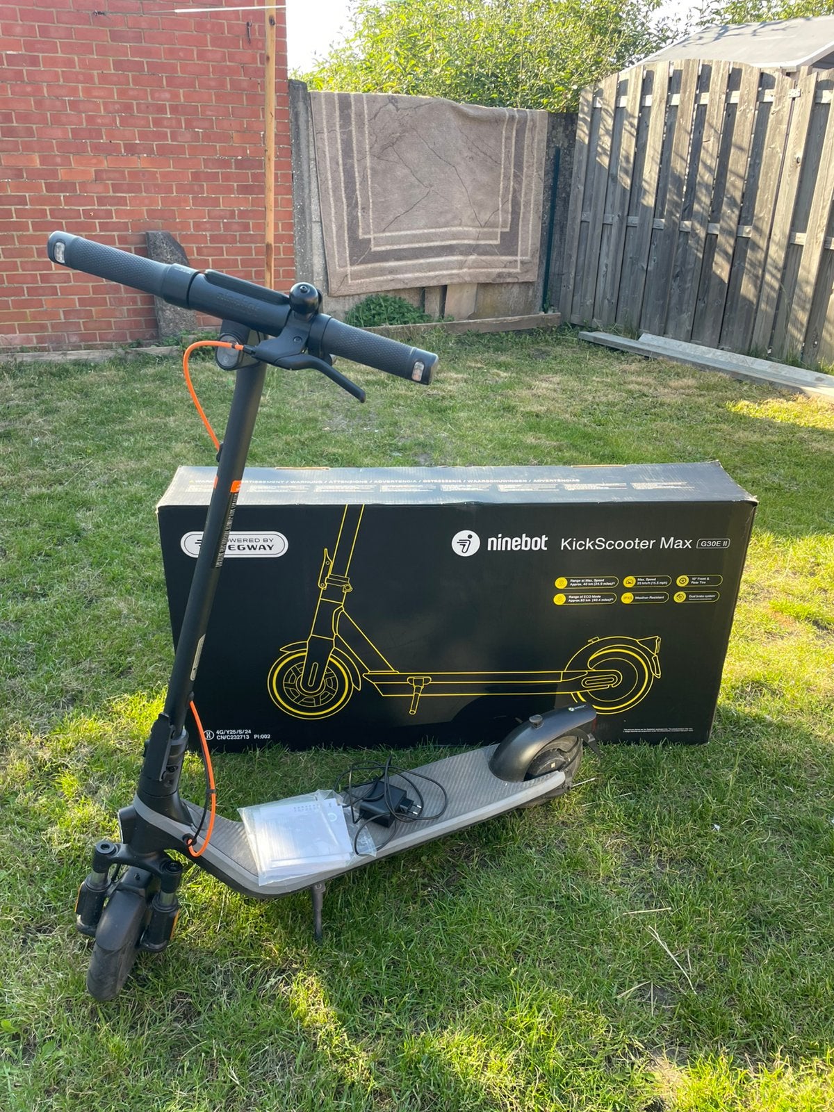 Ninebot E2 Plus – État Incroyable, Vélos & Vélomoteurs, Trottinettes, Enlèvement, Comme neuf