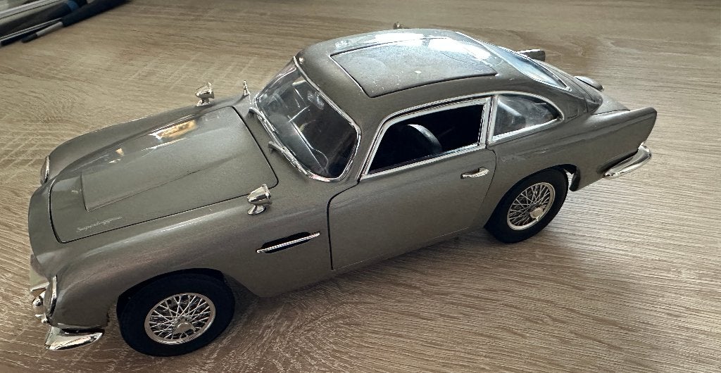 James Bond Aston Martin - 1965, Hobby en Vrije tijd, Modelauto's | 1:43, Ophalen of Verzenden, Zo goed als nieuw, Auto, Overige merken