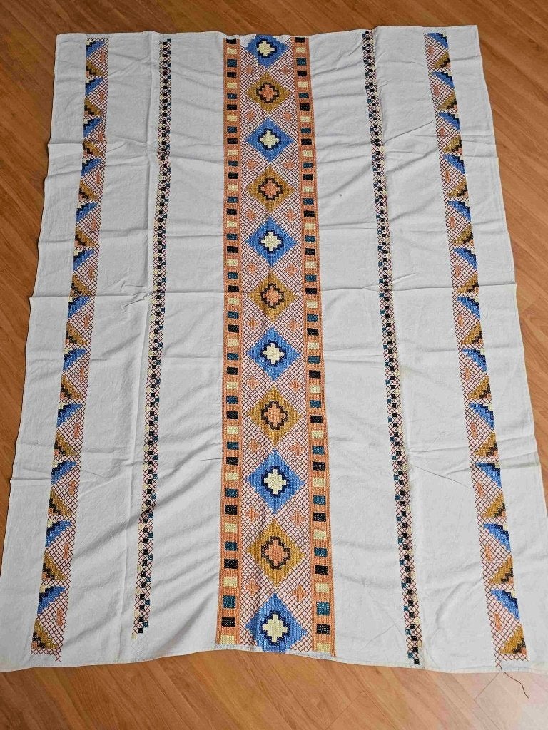 Tafelkleed traditionele vormen 197/147 cm, Huis en Inrichting, Tafelkleden, Gebruikt, Rechthoek, Tafelkleed, Linnen, Ophalen of Verzenden