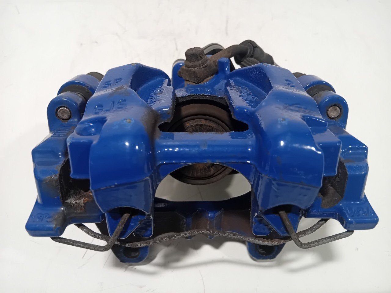 Remklauw links achter Volkswagen Passat, Onderdelen@venauto.nl, Van der Ven Autorecycling B.V., Gebruikt, Ettenseweg 76, 4706 PB Roosendaal, The Netherlands