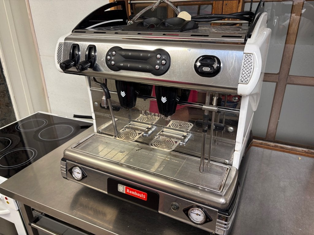 Koffiemachine professioneel, Comme neuf, Tuyau à Vapeur, Dosettes et capsules de café, 2 à 4 tasses