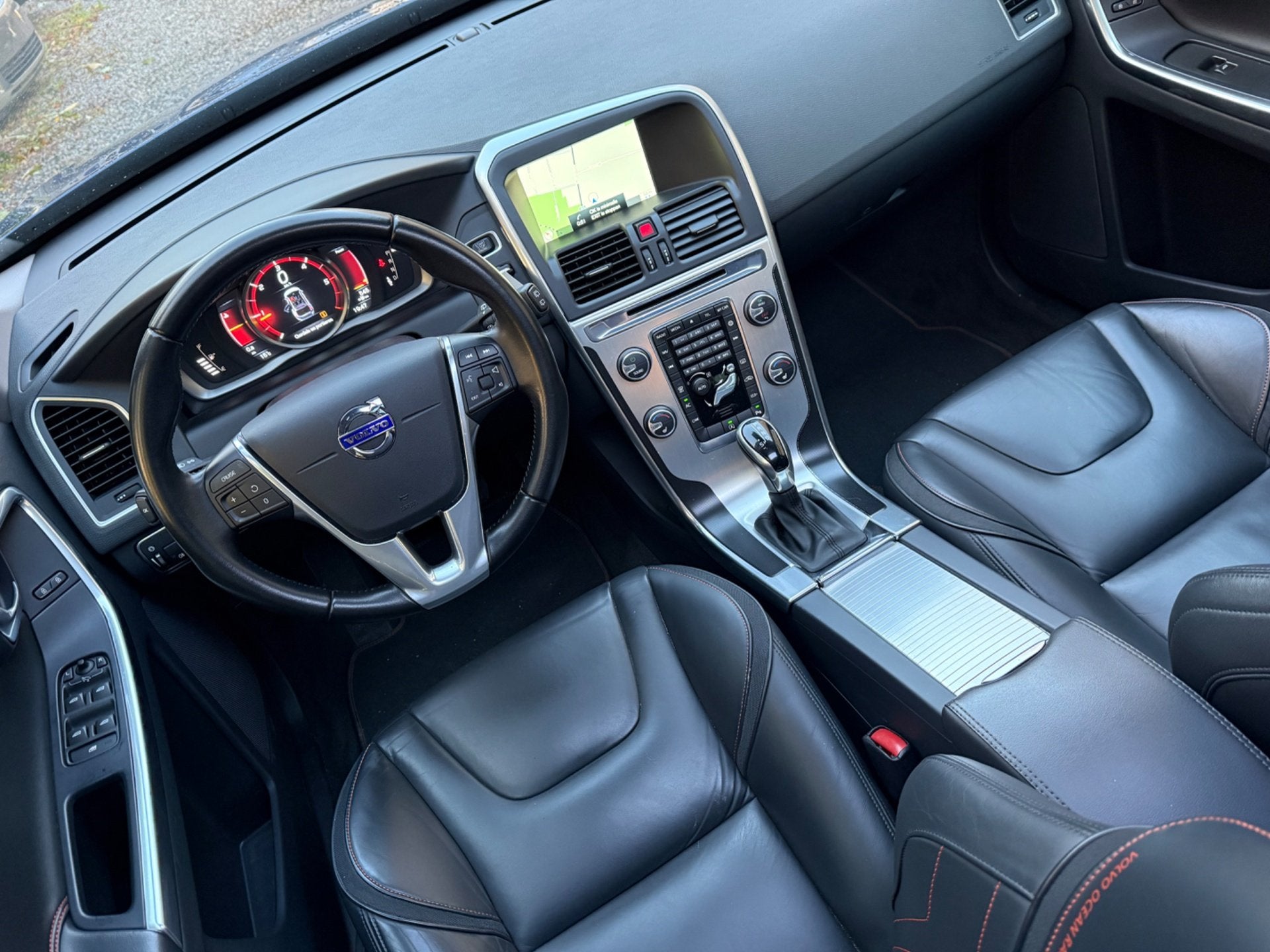 Volvo XC60 2.0D4 - Ocean Race / Automaat - 99.000KM - Pano, Autos, https://public.car-pass.be/vhr/05fff694-6dc9-42b2-8cd1-d4c88df6e062